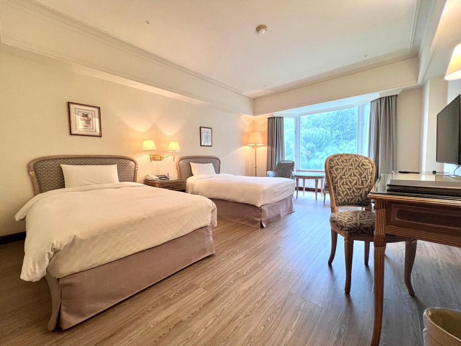 Le Midi Hotel Chitou Luku Kültér fotó