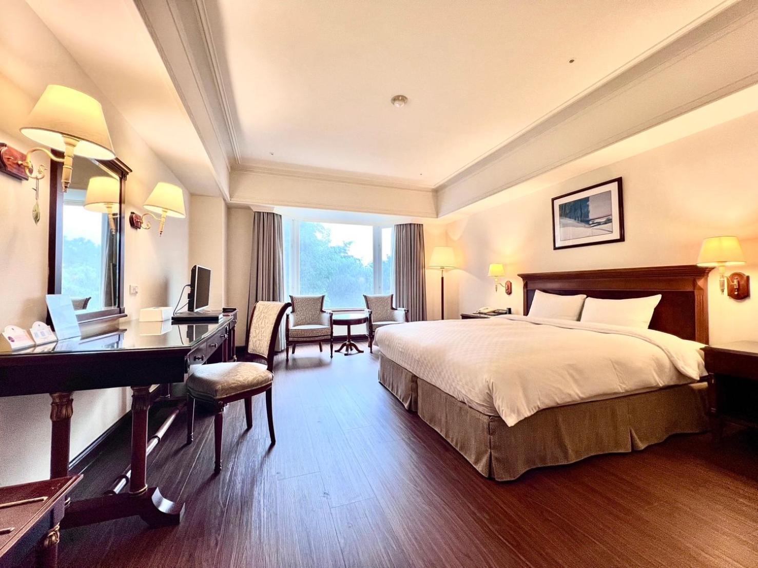 Le Midi Hotel Chitou Luku Kültér fotó