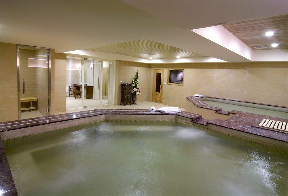 Le Midi Hotel Chitou Luku Kültér fotó