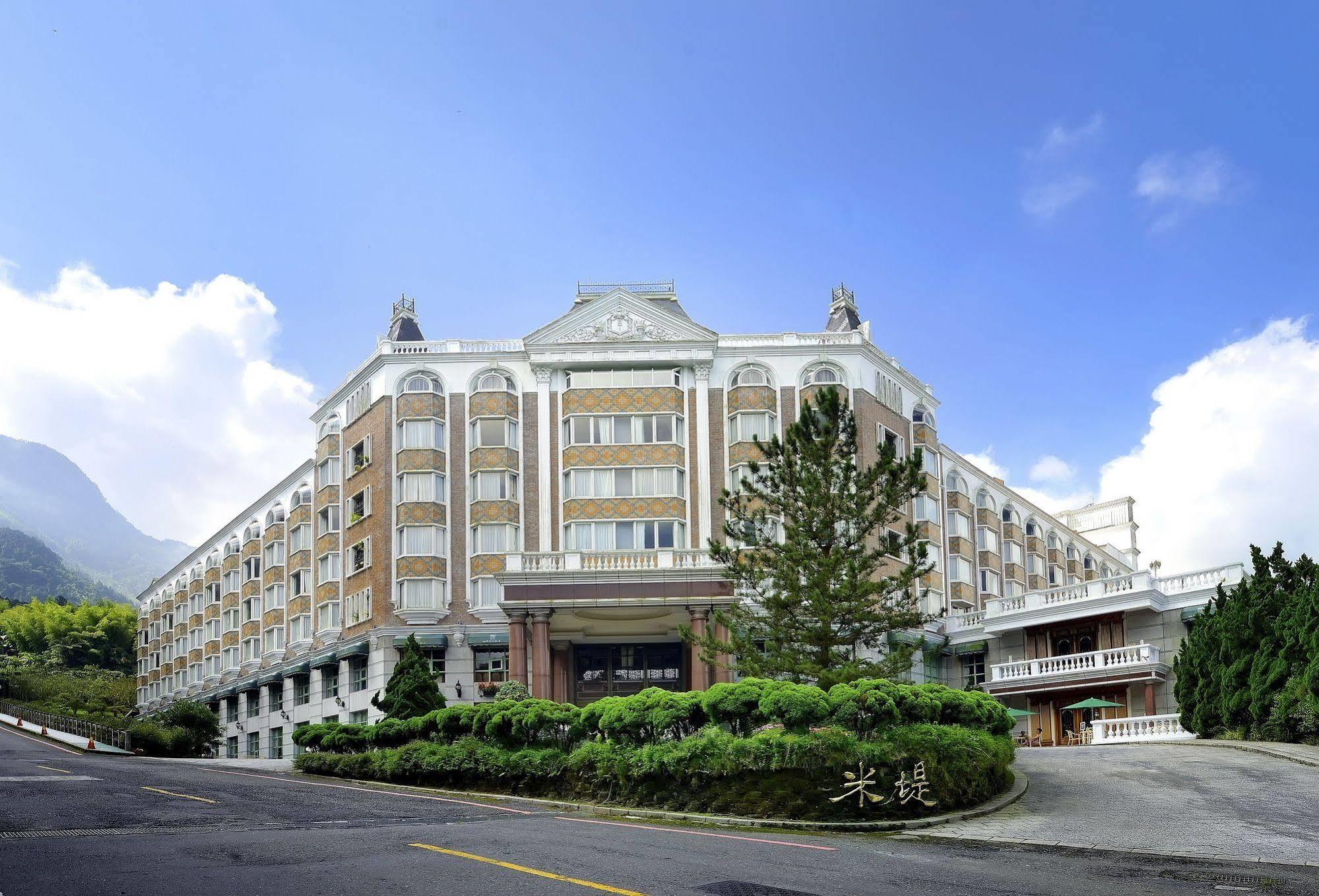 Le Midi Hotel Chitou Luku Kültér fotó