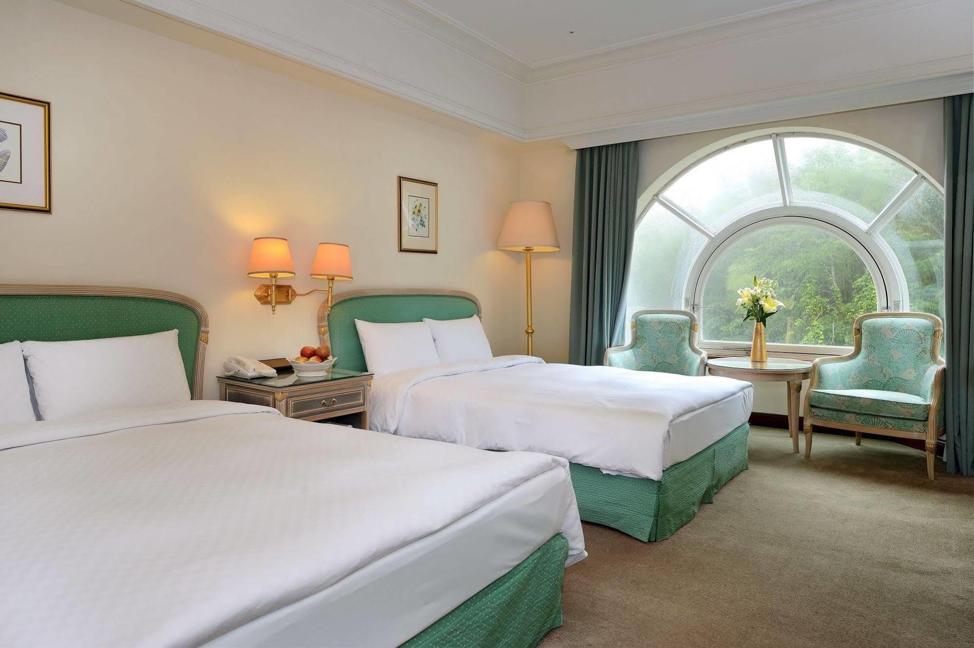 Le Midi Hotel Chitou Luku Kültér fotó